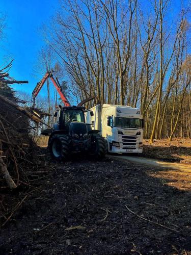 F6CD4F20-87BF-48E9-AB1C-43C146E76EA4